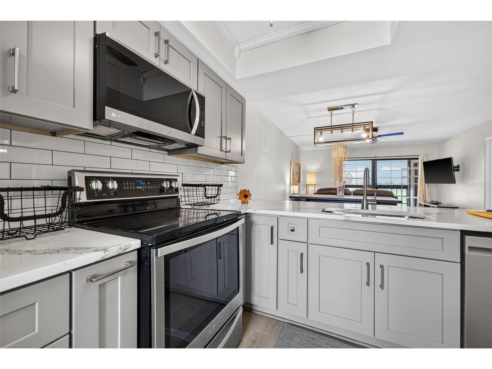 9860 62nd Terrace N #1048 Saint Petersburg FL 33708 TB8531854 image9
