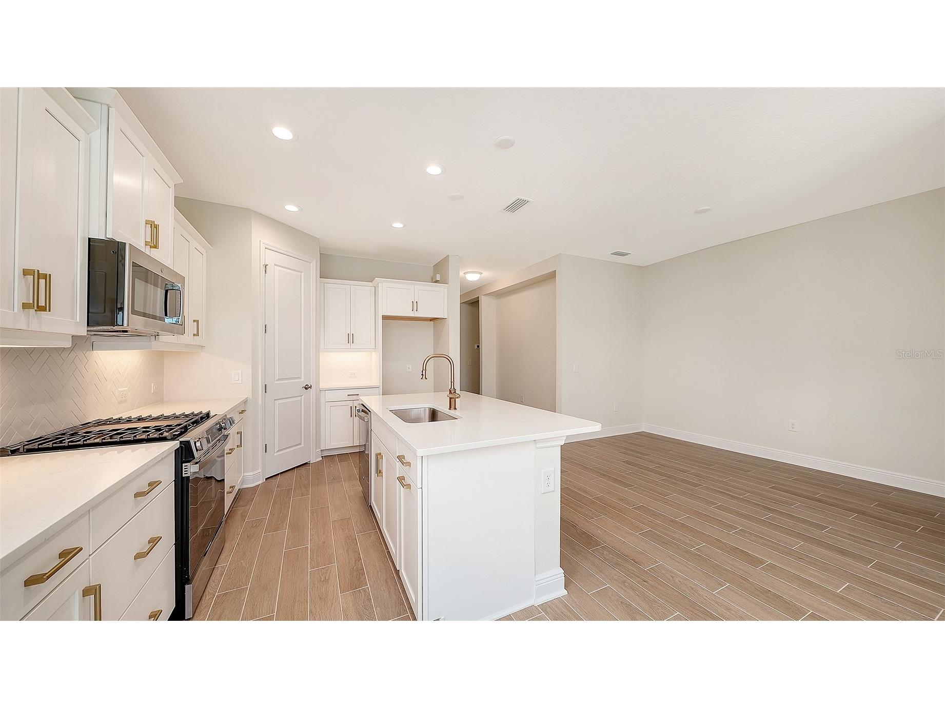 9866 Crystal Isles Circle Sarasota FL 34241 A4697094 image12