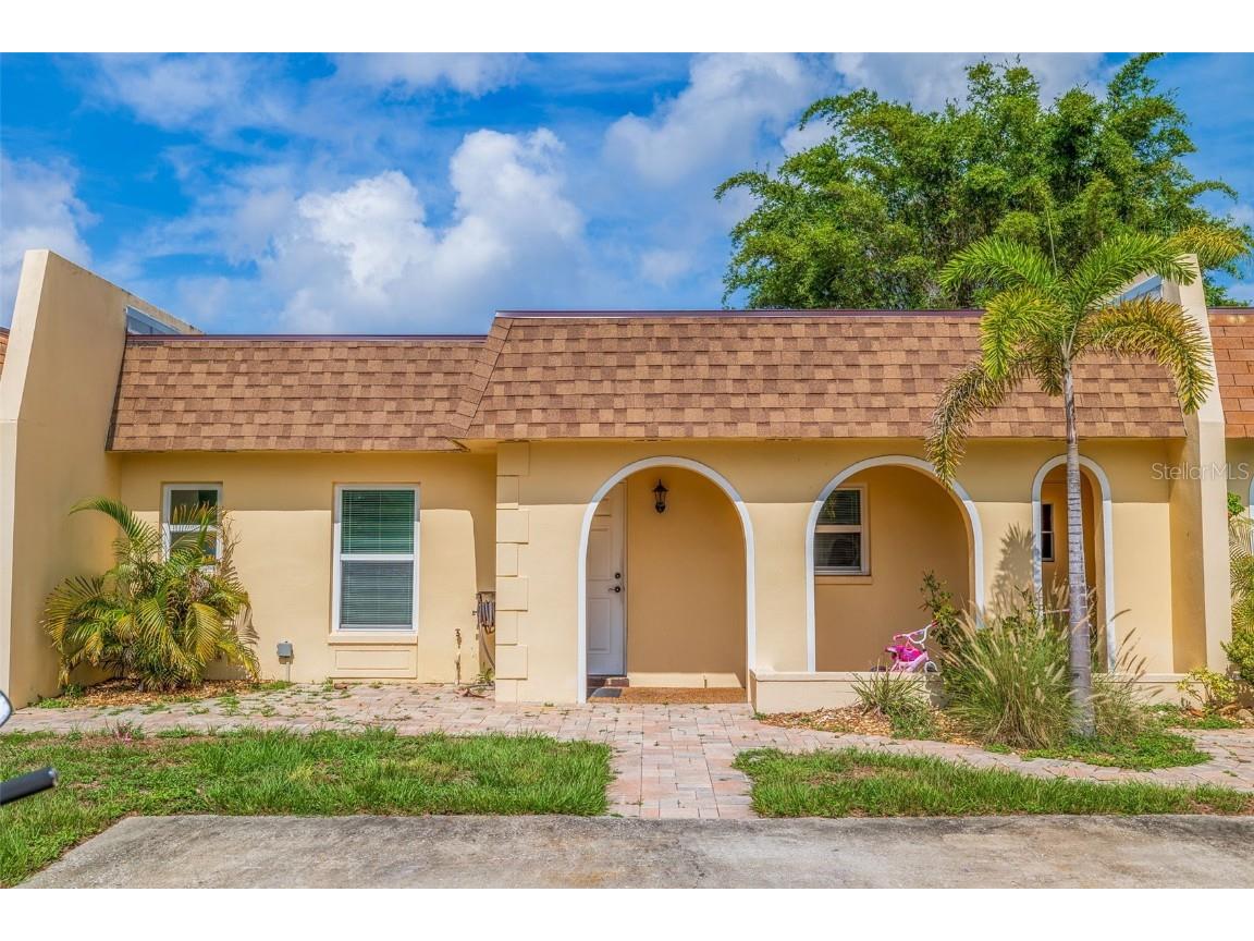 9870 86th Way N Seminole FL 33777 U8203850 image1