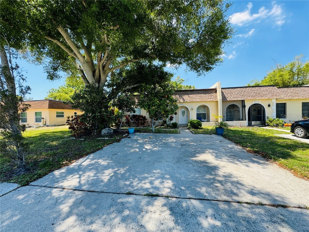 9876 83rd Street Seminole FL 33777 O6196989 image1