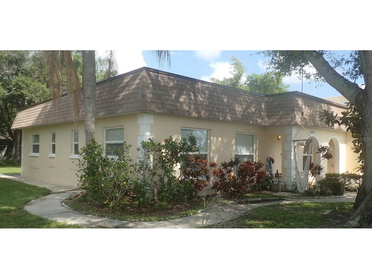 9876 83rd Street Seminole FL 33777 T3463663 image1