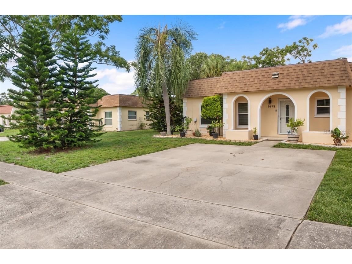 9878 86th Street Seminole FL 33777 U8251511 image1