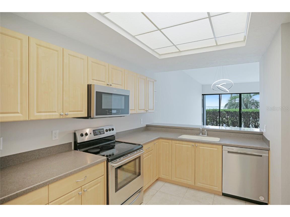 988 Blvd Of The Arts #115 Sarasota FL 34236 - SARASOTA BAY A4674014 image1