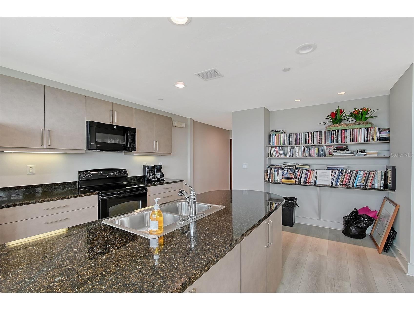 988 Blvd Of The Arts #1411 Sarasota FL 34236 A4686323 image49