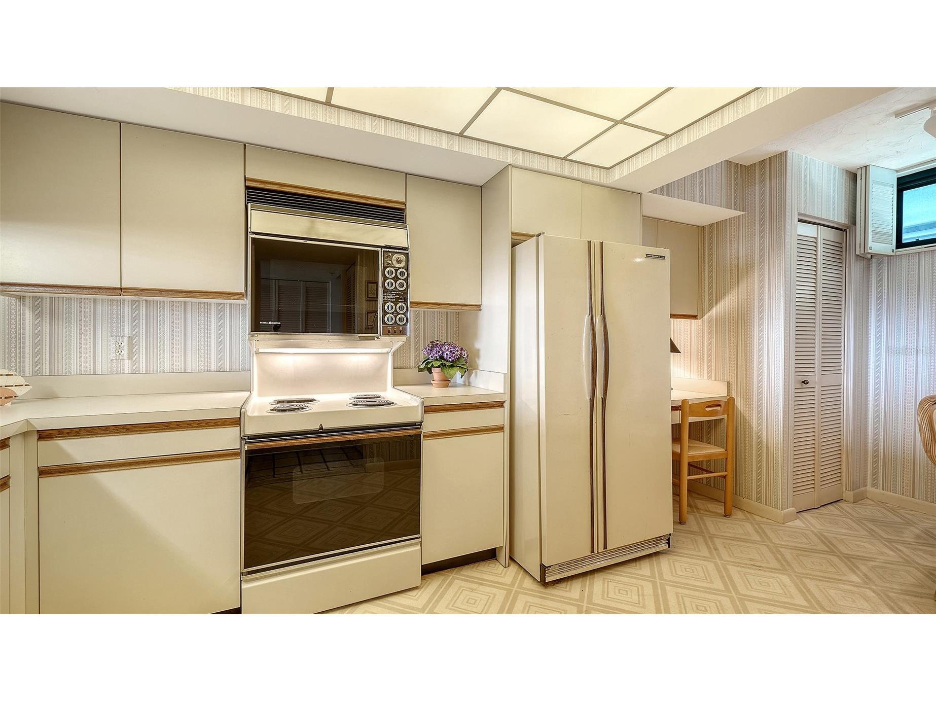 988 Blvd Of The Arts #1411 Sarasota FL 34236 A4686323 image9