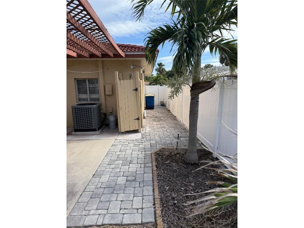 988 Bruce Avenue Clearwater Beach FL 33767 TB8330385 image8