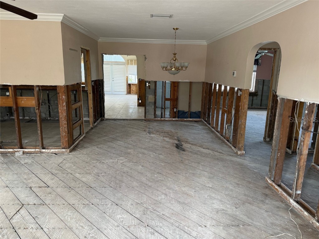 988 Bruce Avenue Clearwater Beach FL 33767 TB8330385 image9