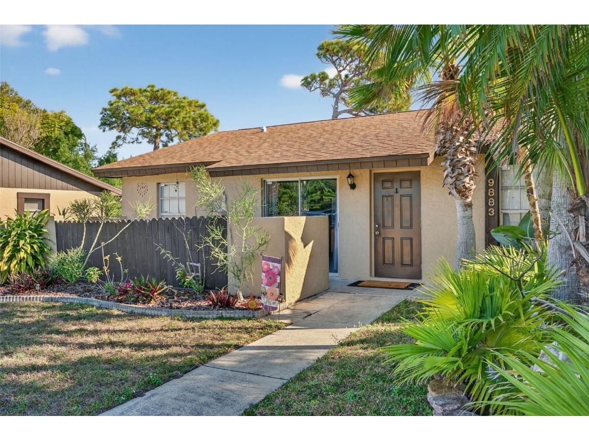 9883 88th Way Seminole FL 33777 TB8461123 image1