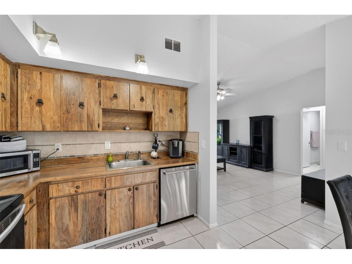 9883 88th Way Seminole FL 33777 TB8461123 image15