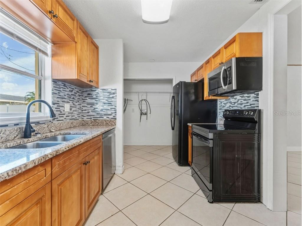 9891 52nd Street N Pinellas Park FL 33782 TB8450438 image12