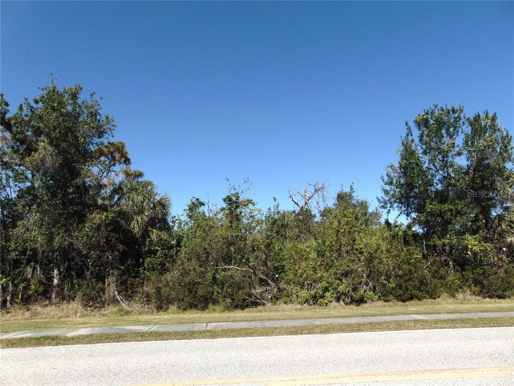 9894 Gulfstream Boulevard Englewood FL 34224 C7503114 image1