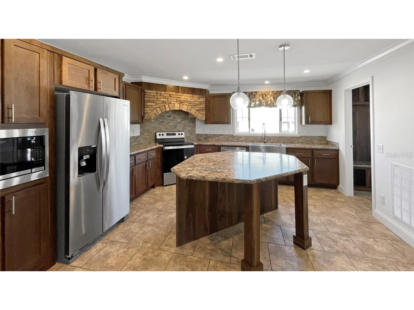 9896 Scepter Avenue Brooksville FL 34613 W7873343 image6