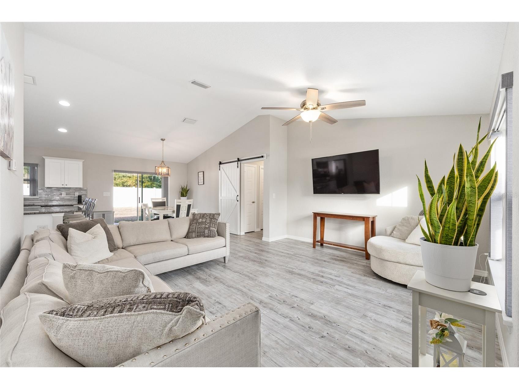 99 Pecan Drive Ocala FL 34472 OM717885 image3