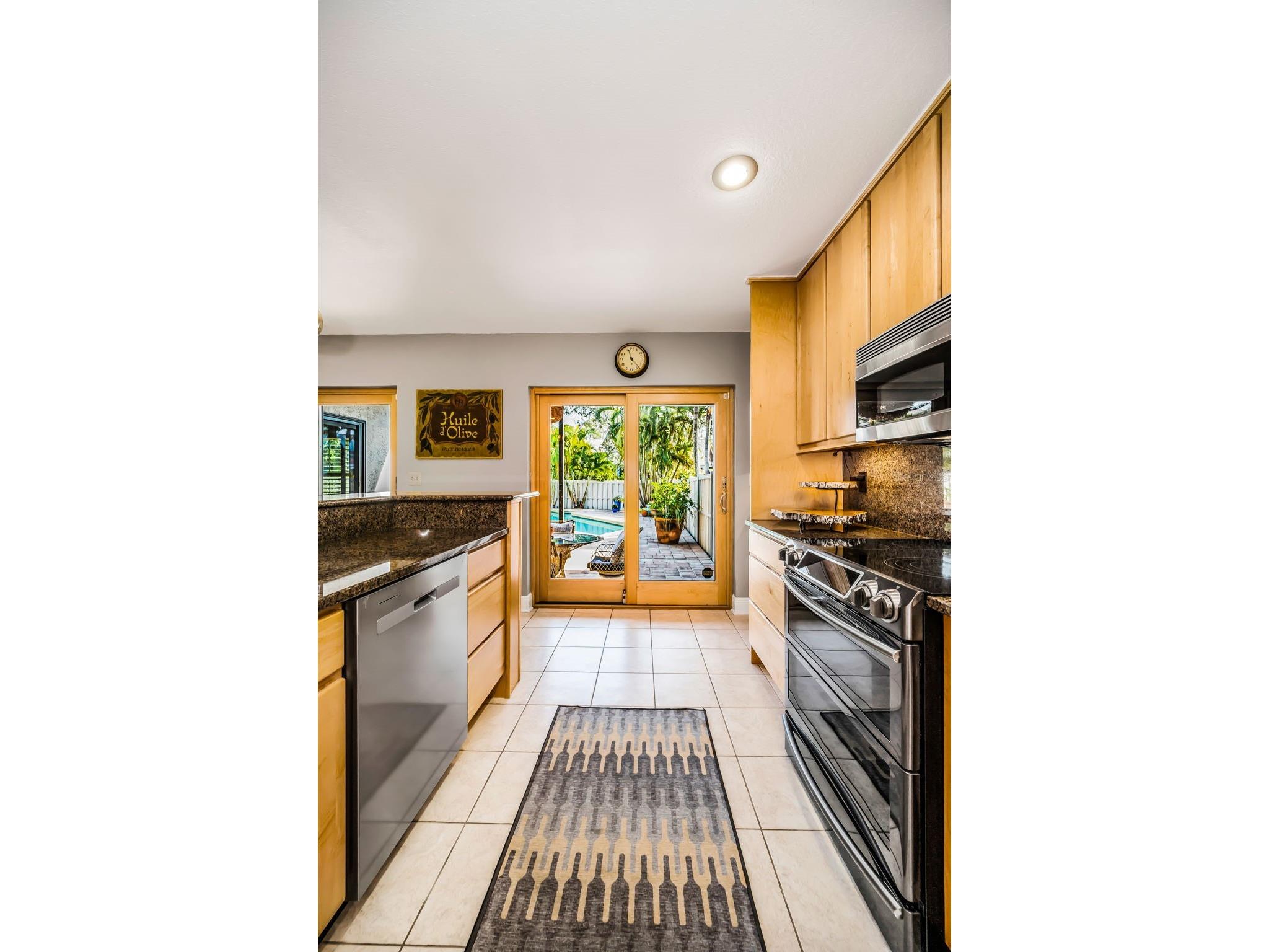 990 San Carlos Court NE Saint Petersburg FL 33702 TB8468554 image19