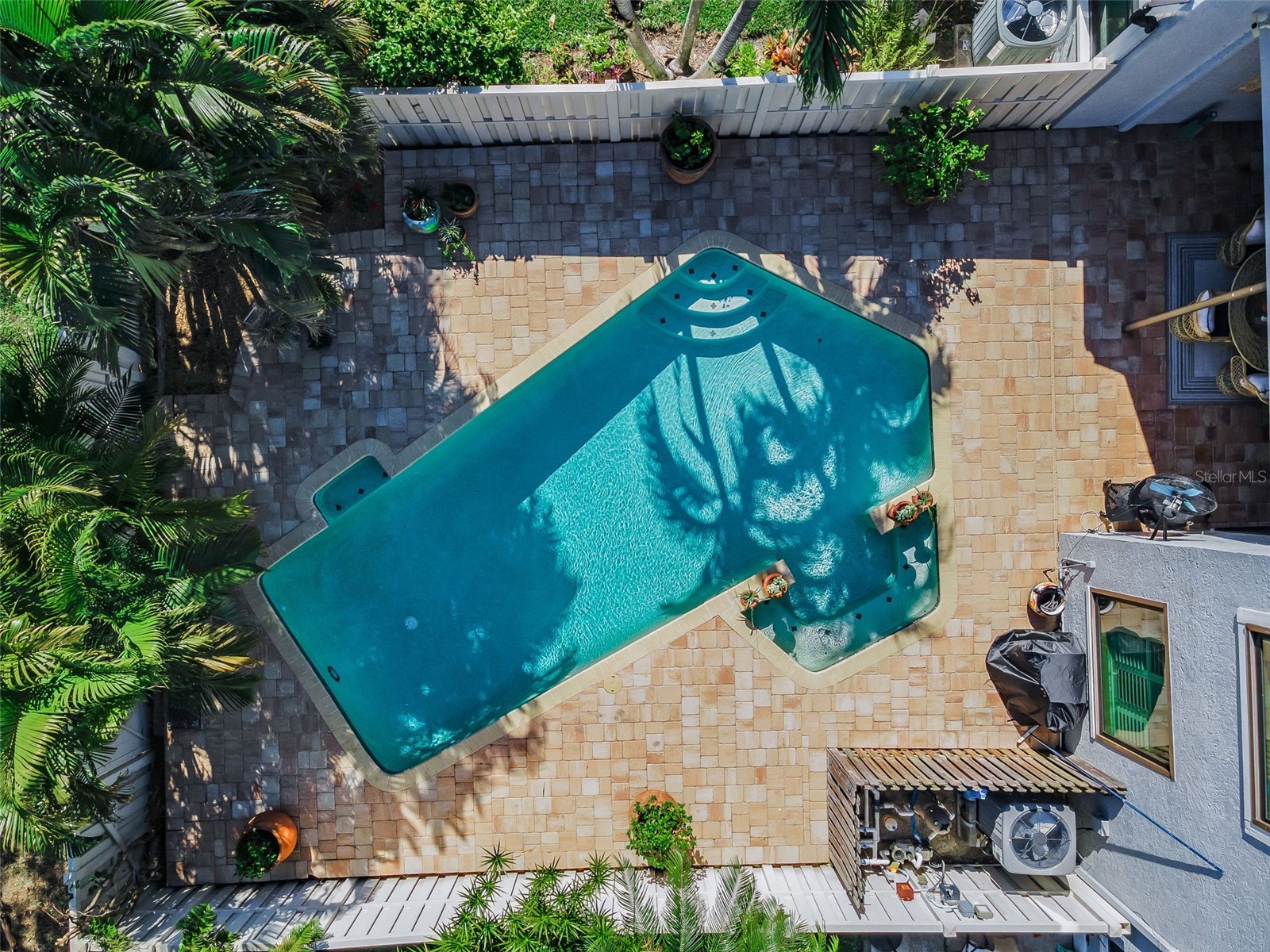 990 San Carlos Court NE Saint Petersburg FL 33702 TB8468554 image2