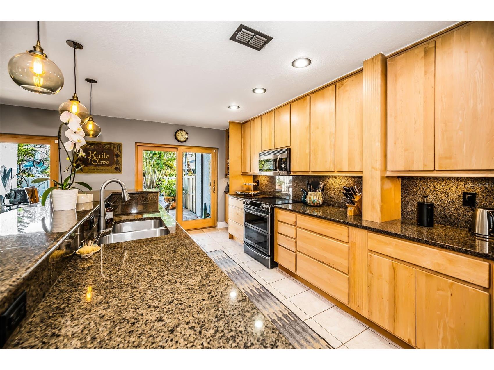 990 San Carlos Court NE Saint Petersburg FL 33702 TB8468554 image21