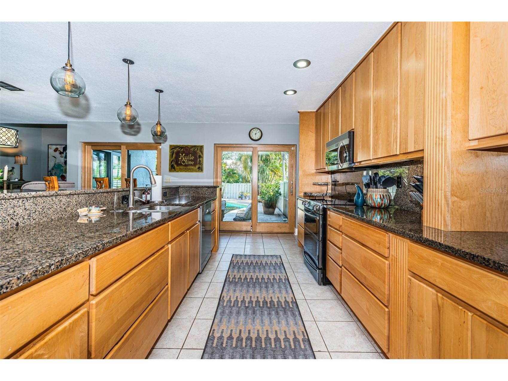 990 San Carlos Court NE Saint Petersburg FL 33702 TB8468554 image22