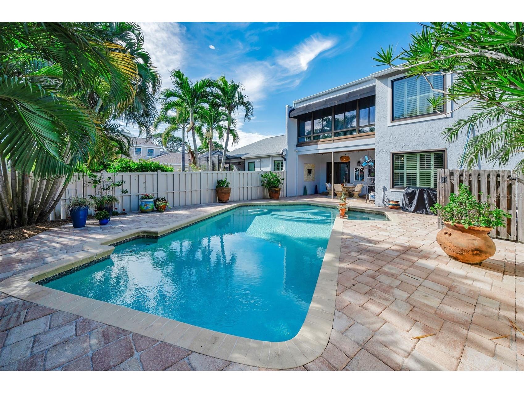 990 San Carlos Court NE Saint Petersburg FL 33702 TB8468554 image4