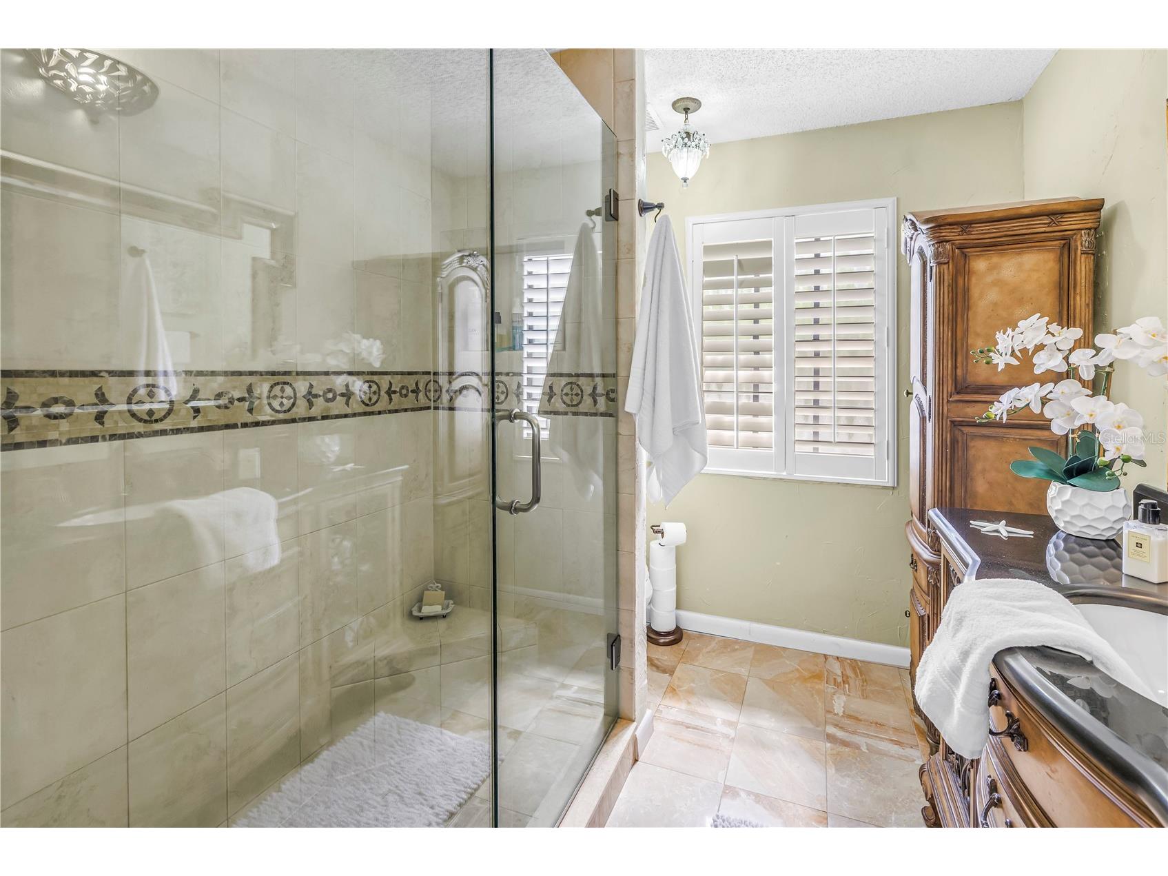 990 San Carlos Court NE Saint Petersburg FL 33702 TB8521003 image12