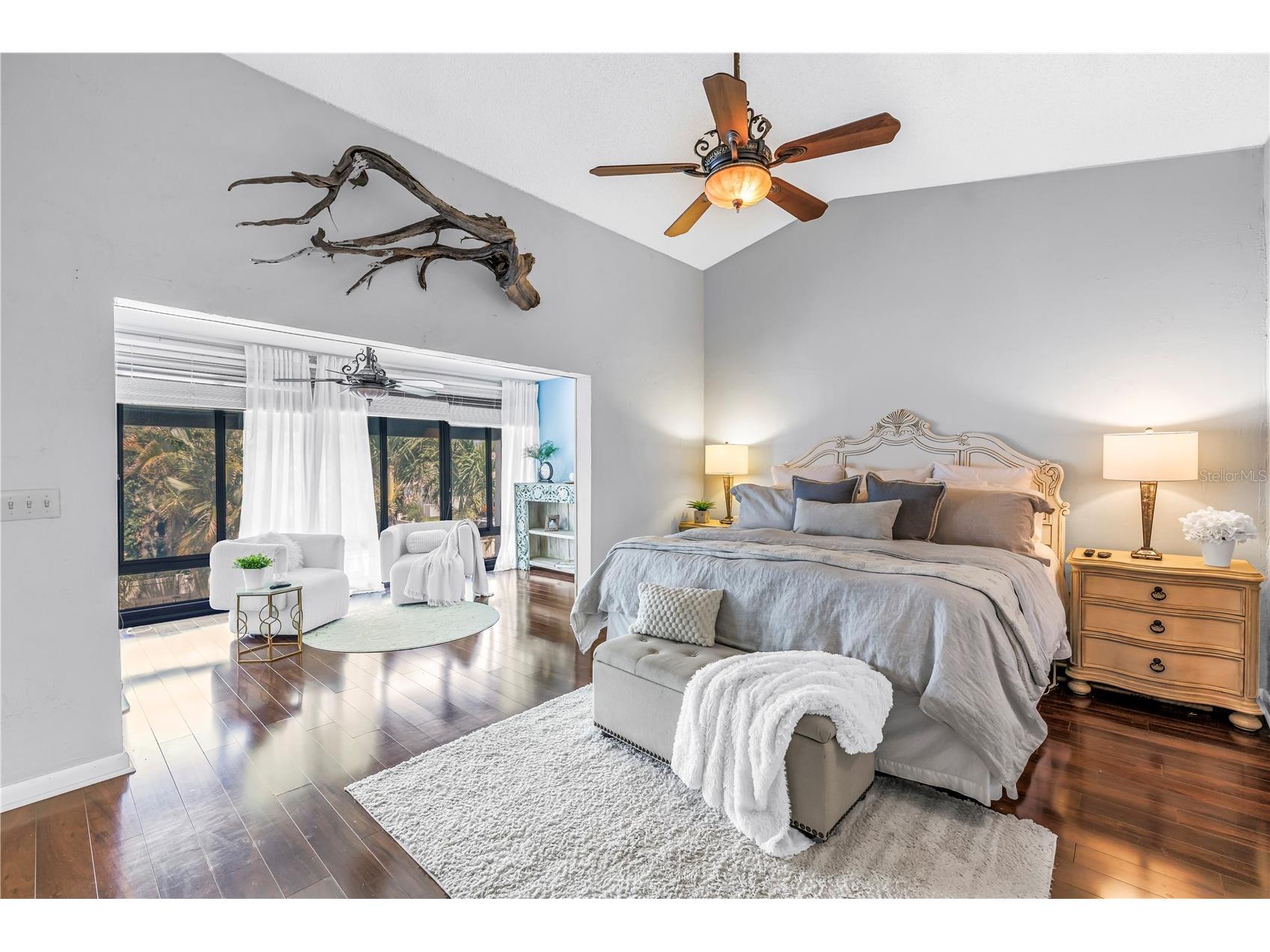990 San Carlos Court NE Saint Petersburg FL 33702 TB8521003 image3