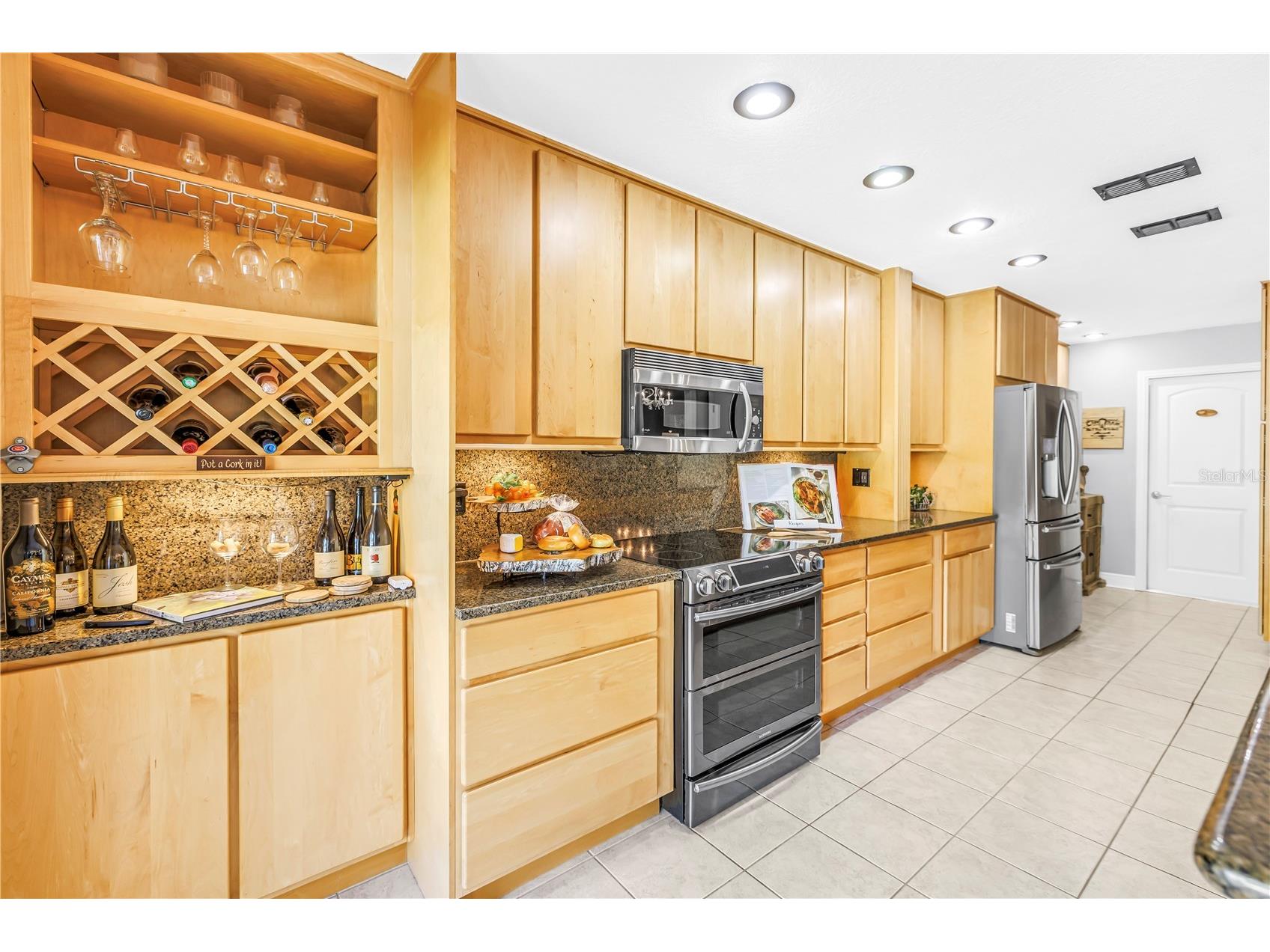990 San Carlos Court NE Saint Petersburg FL 33702 TB8521003 image5