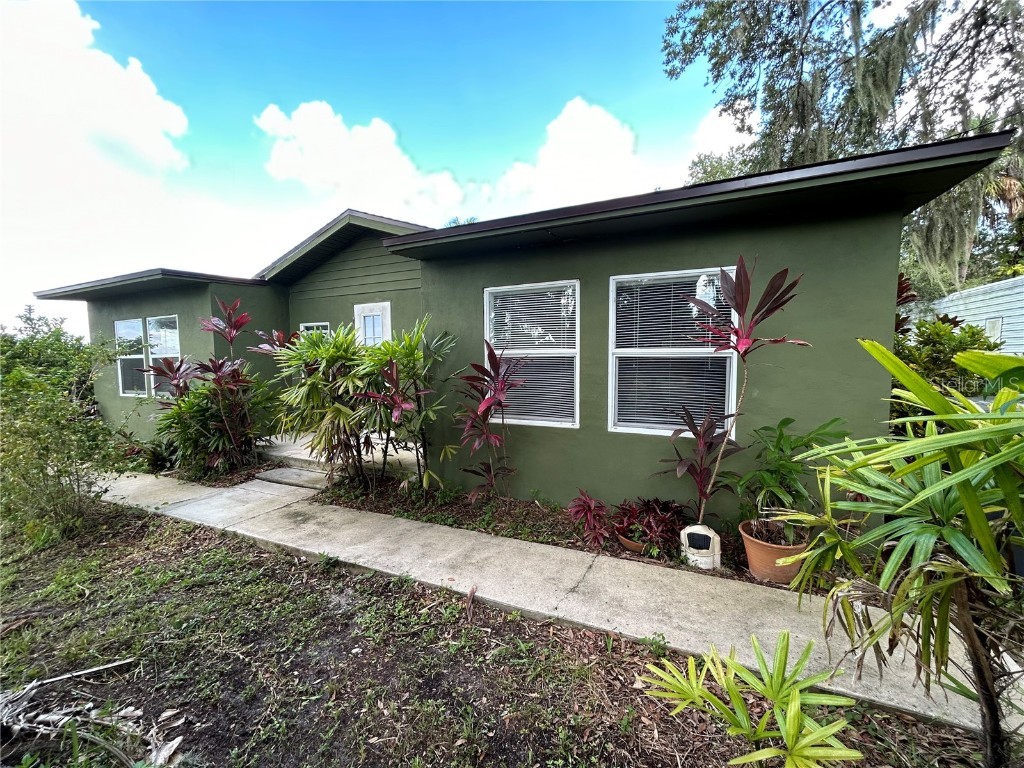 9902 Maple Street Gibsonton FL 33534 - ALAFIA RIVER CANAL T3465685 image1