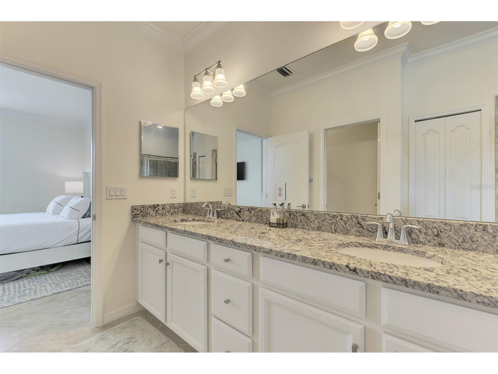 9903 Wingood Drive Venice FL 34292 N6144694 image35