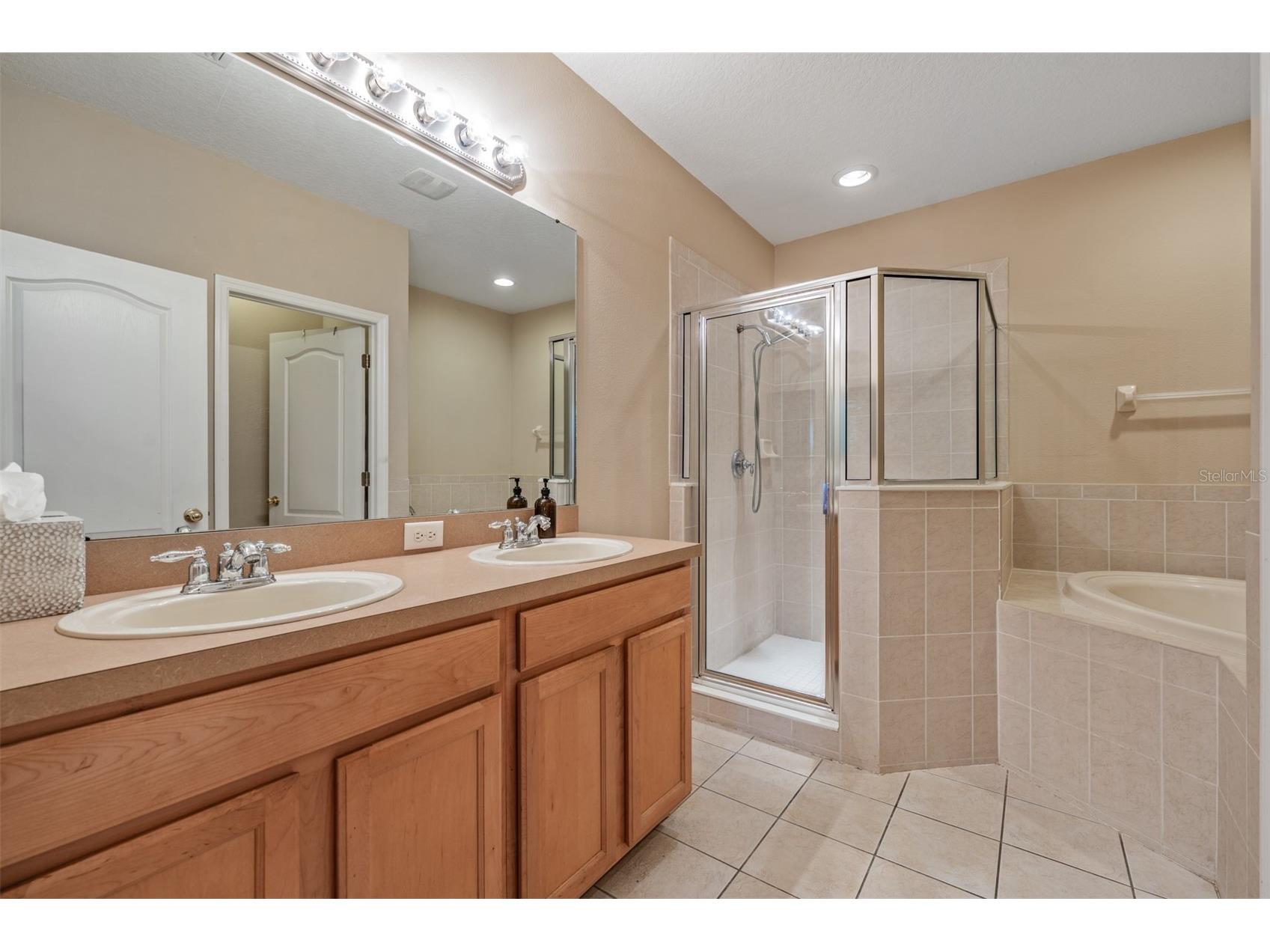 9904 Palermo Breeze Way Tampa FL 33619 TB8494374 image24