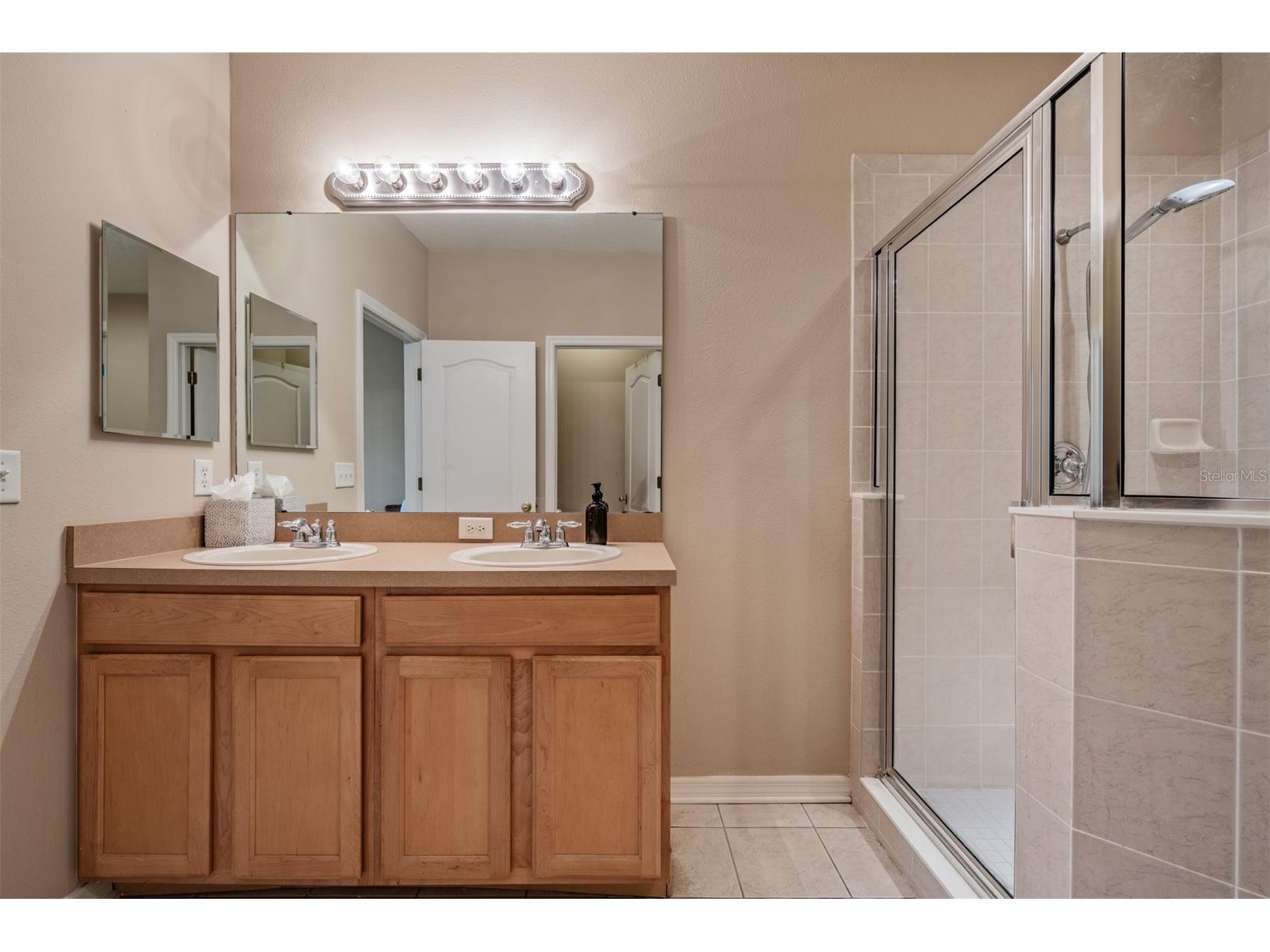 9904 Palermo Breeze Way Tampa FL 33619 TB8494374 image25