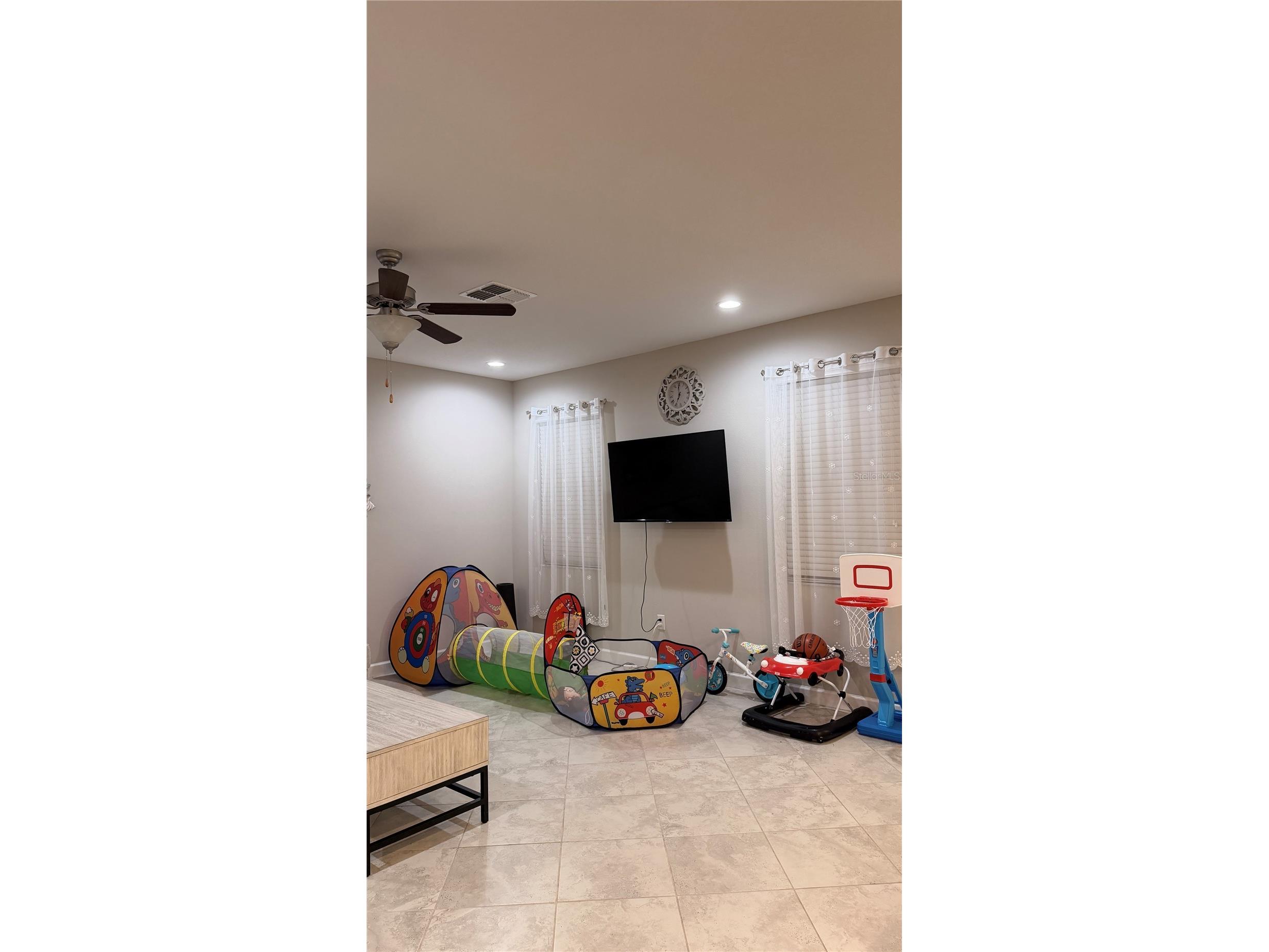 9909 Victory Gallop Loop Ruskin FL 33573 TB8462621 image9