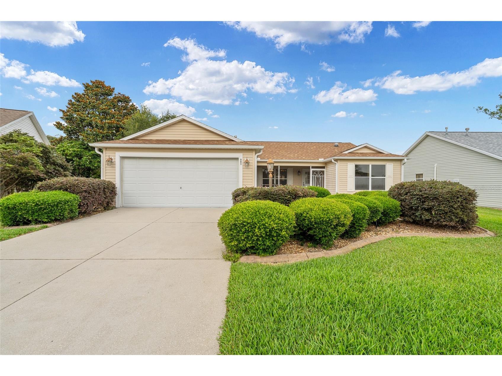 991 Barrymoore Loop The Villages FL 32162 OM724672 image1