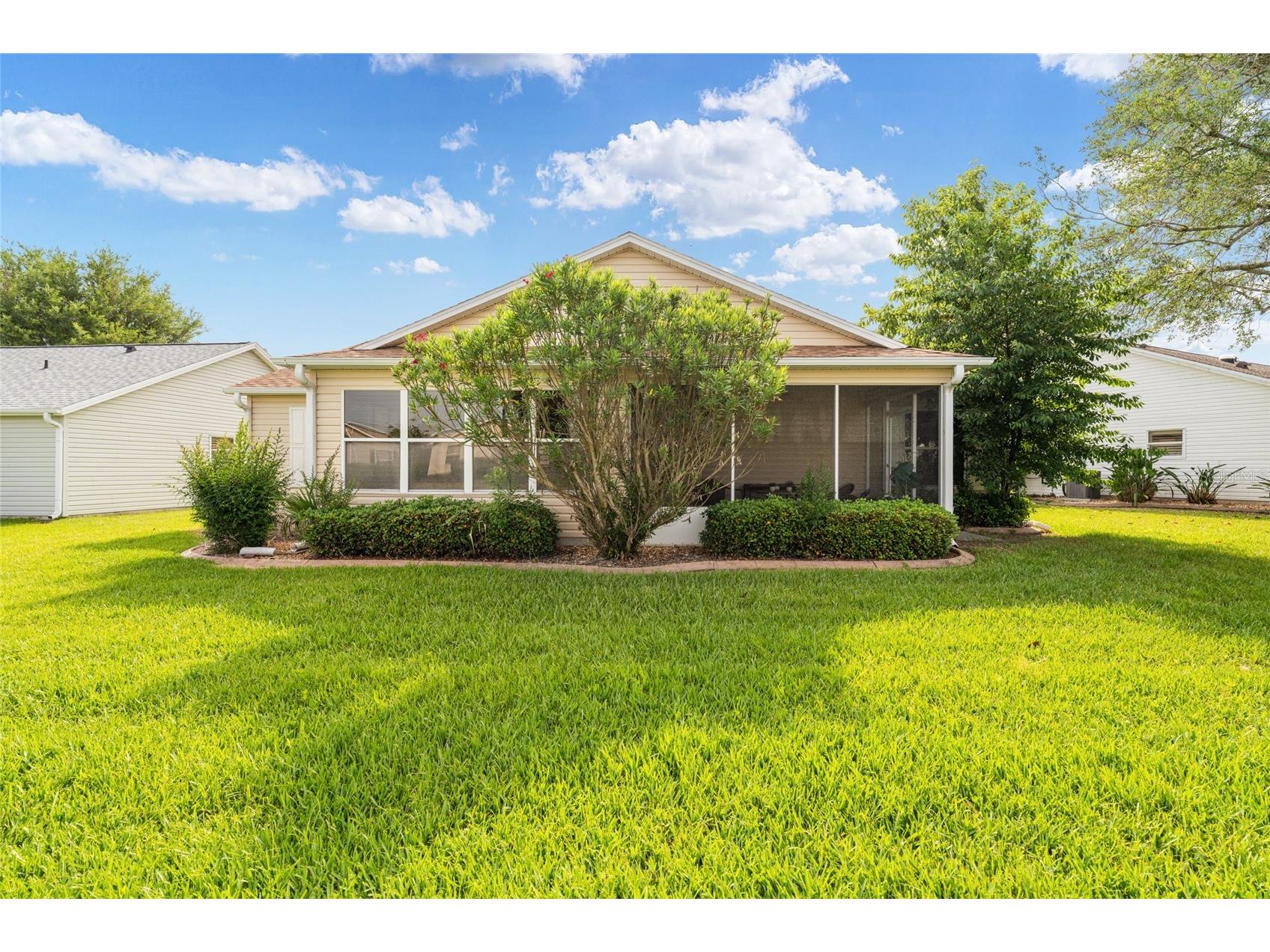 991 Barrymoore Loop The Villages FL 32162 OM724672 image24