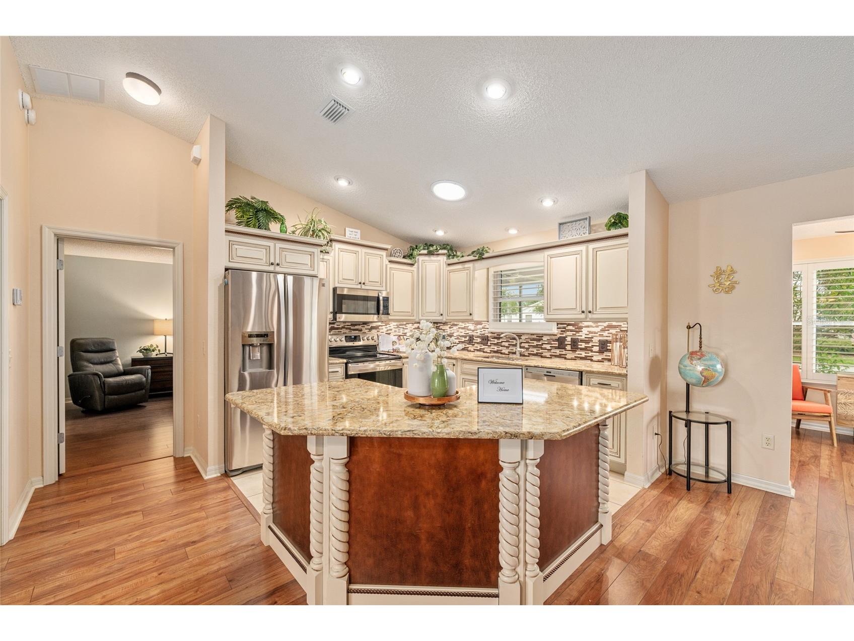 991 Barrymoore Loop The Villages FL 32162 OM724672 image7