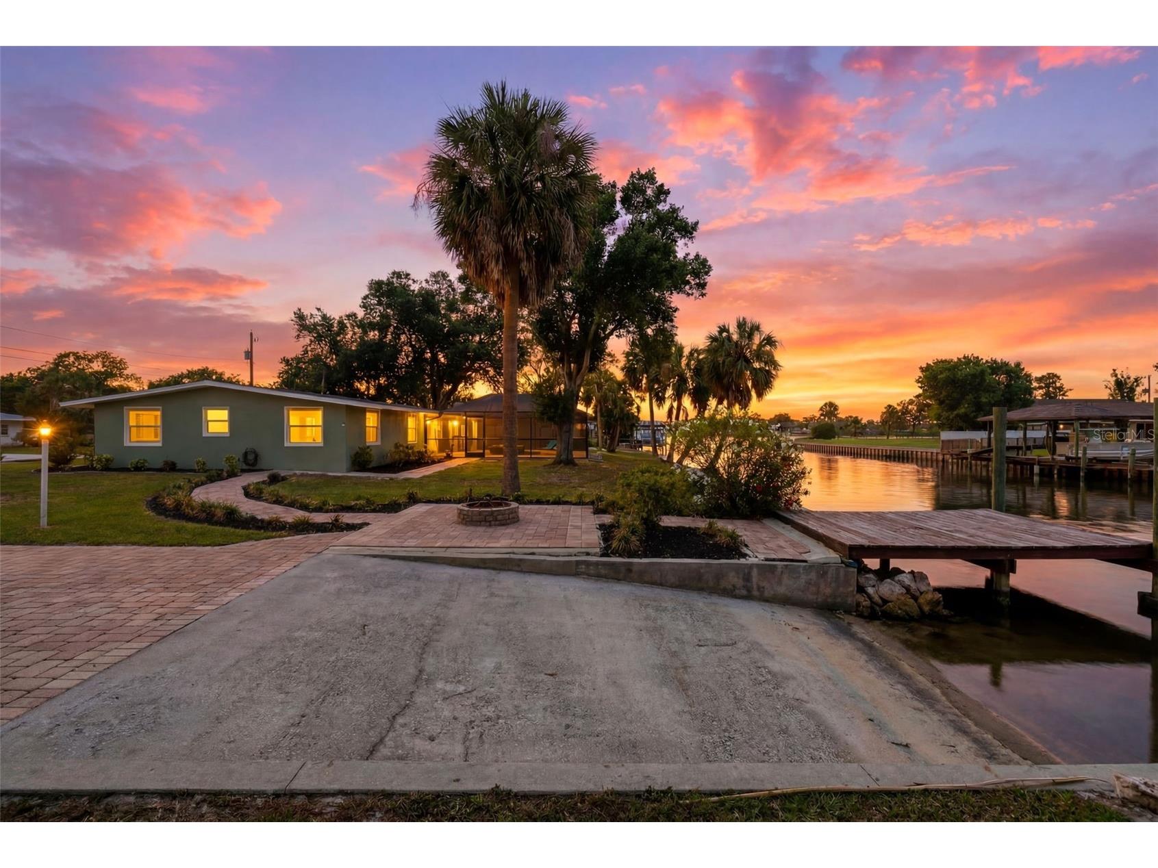 9910 Peninsular Drive Gibsonton FL 33534 TB8517537 image4