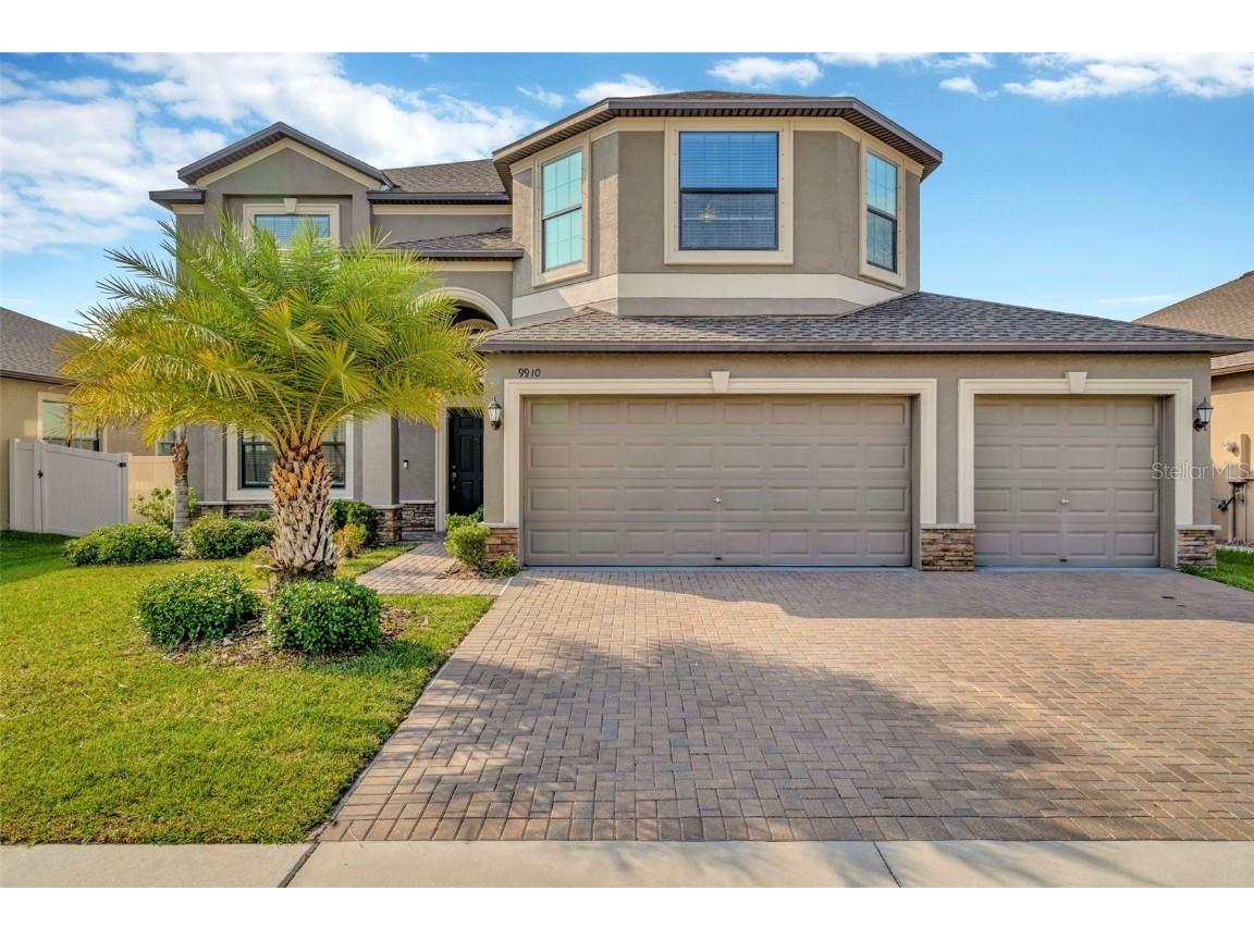 9910 Smarty Jones Drive Ruskin FL 33573 T3527396 image1