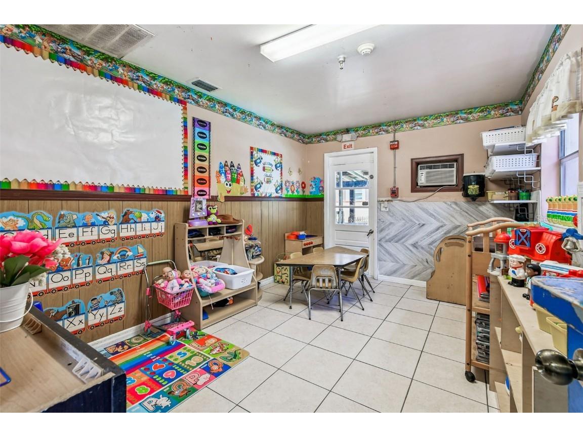 9912 N Myrtle Street Tampa FL 33617 TB8446567 image28