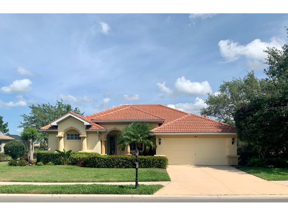 9915 Discovery Terrace Bradenton FL 34212 - GOLF COURSE POND A4572531 image1