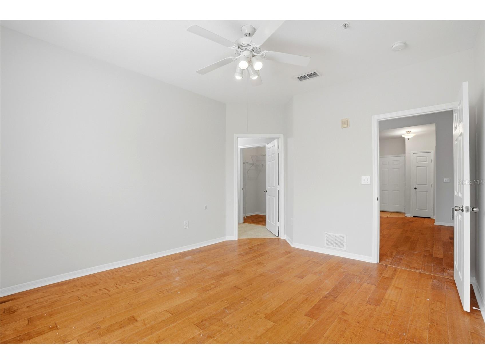 9916 Courtney Palms Boulevard #302 Tampa FL 33619 TB8500143 image15