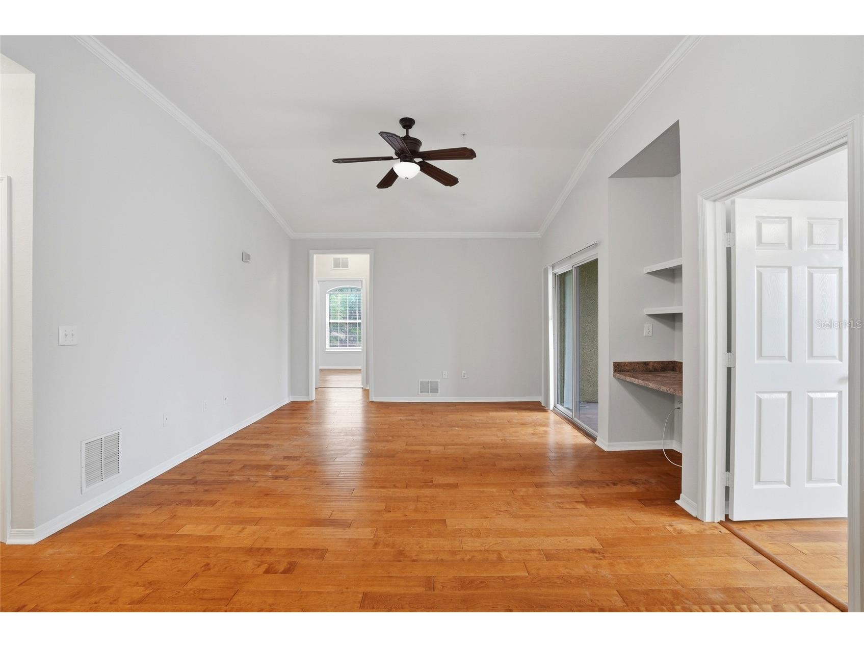 9916 Courtney Palms Boulevard #302 Tampa FL 33619 TB8500143 image21