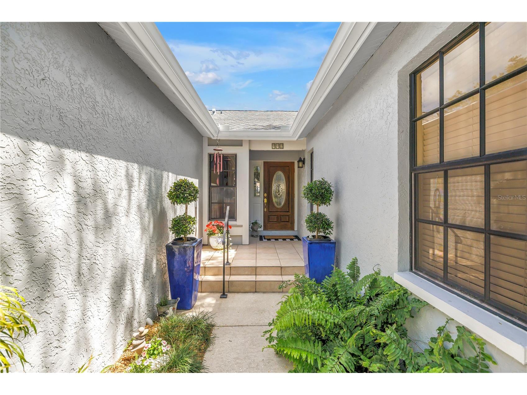 992 San Carlos Court NE Saint Petersburg FL 33702 TB8489863 image1