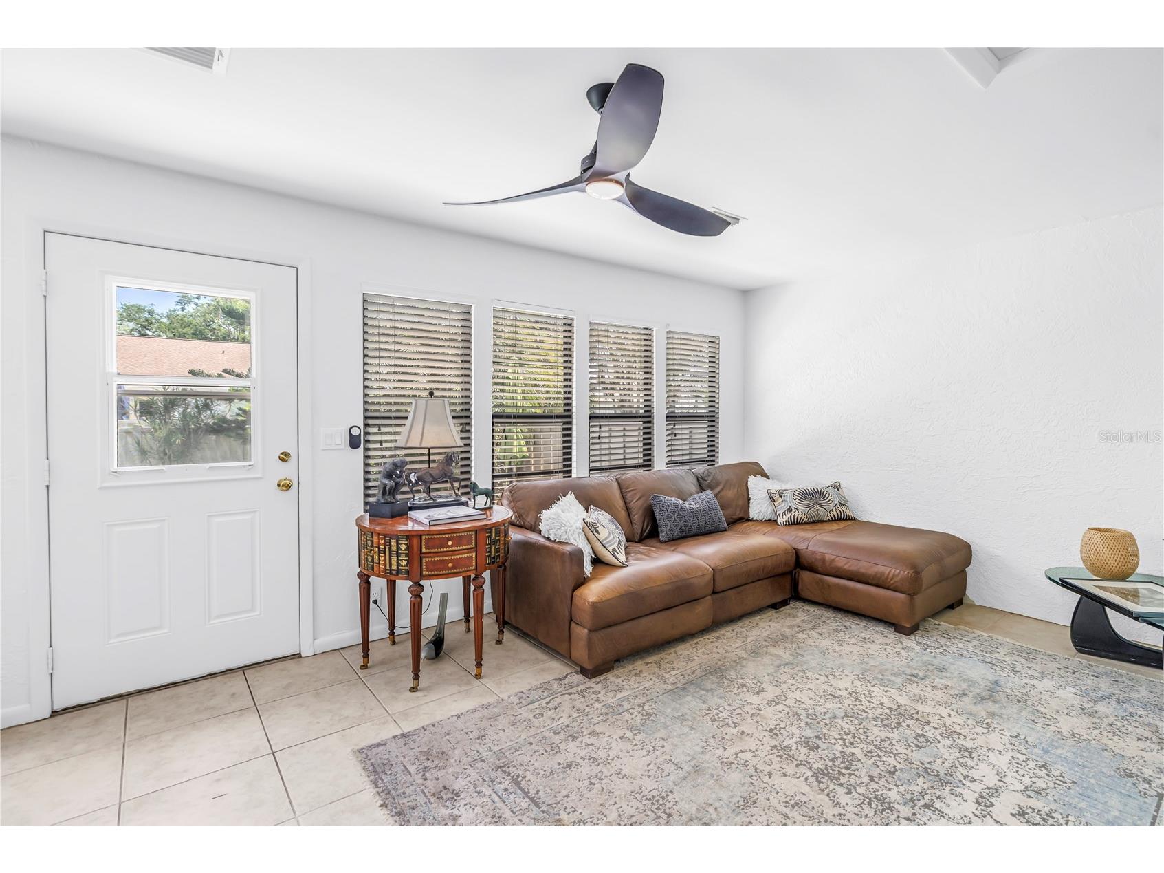 992 San Carlos Court NE Saint Petersburg FL 33702 TB8489863 image10