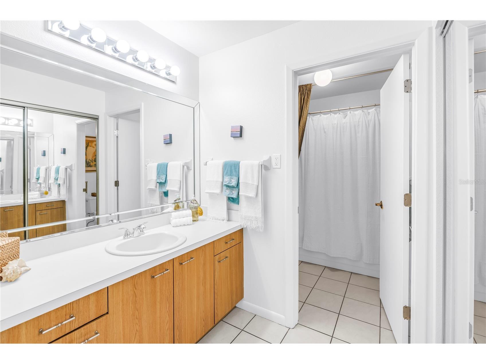 992 San Carlos Court NE Saint Petersburg FL 33702 TB8489863 image16