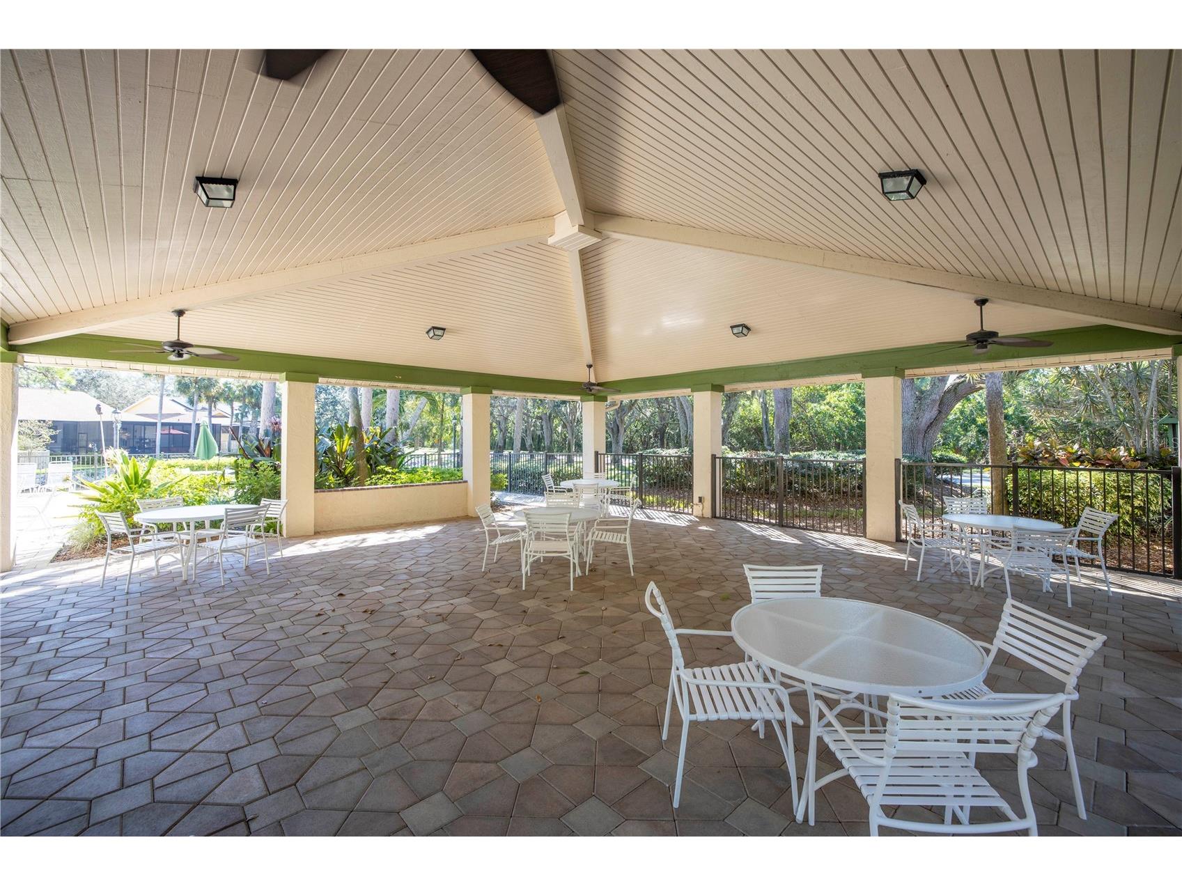 992 San Carlos Court NE Saint Petersburg FL 33702 TB8489863 image35