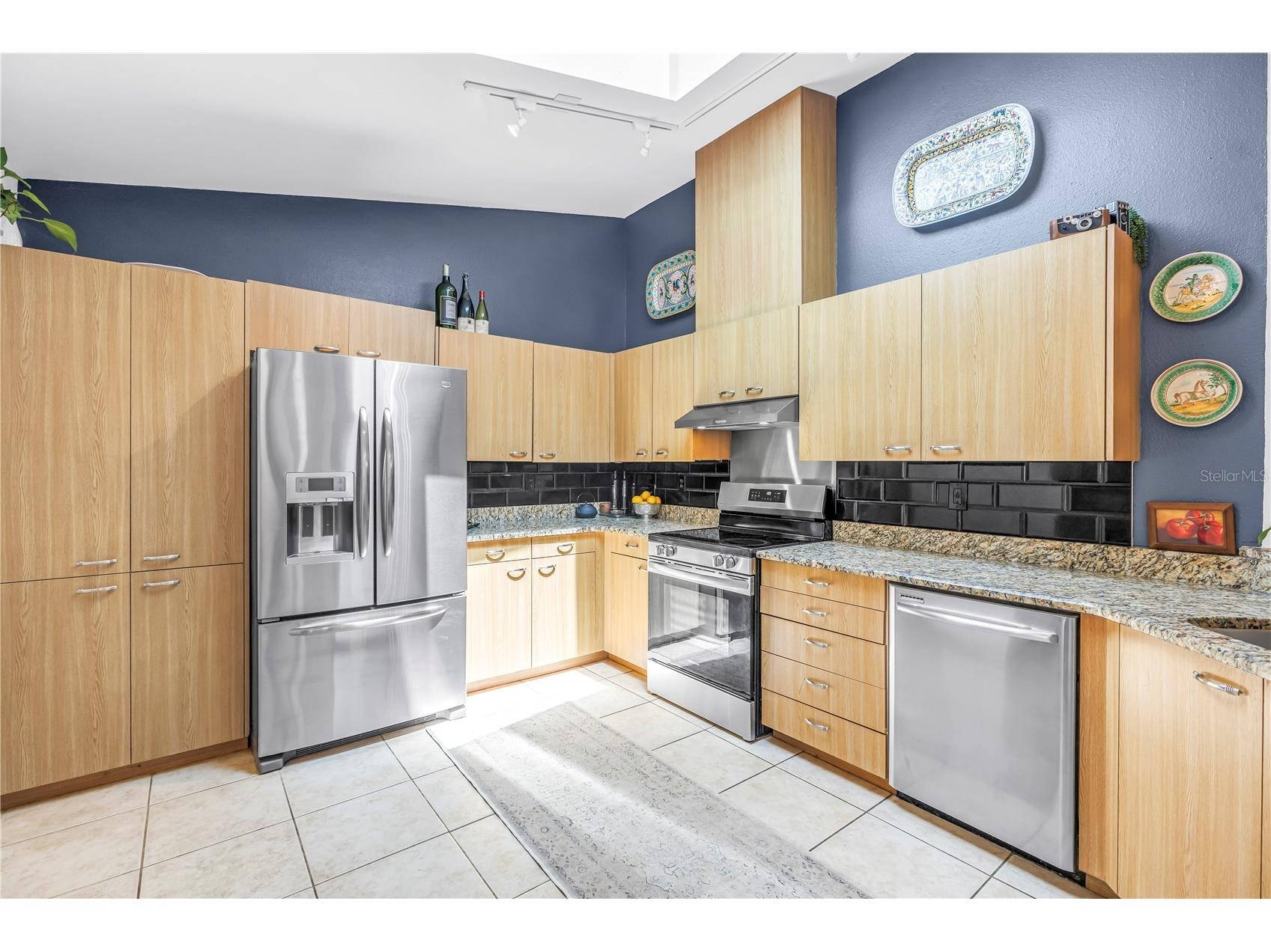 992 San Carlos Court NE Saint Petersburg FL 33702 TB8489863 image5
