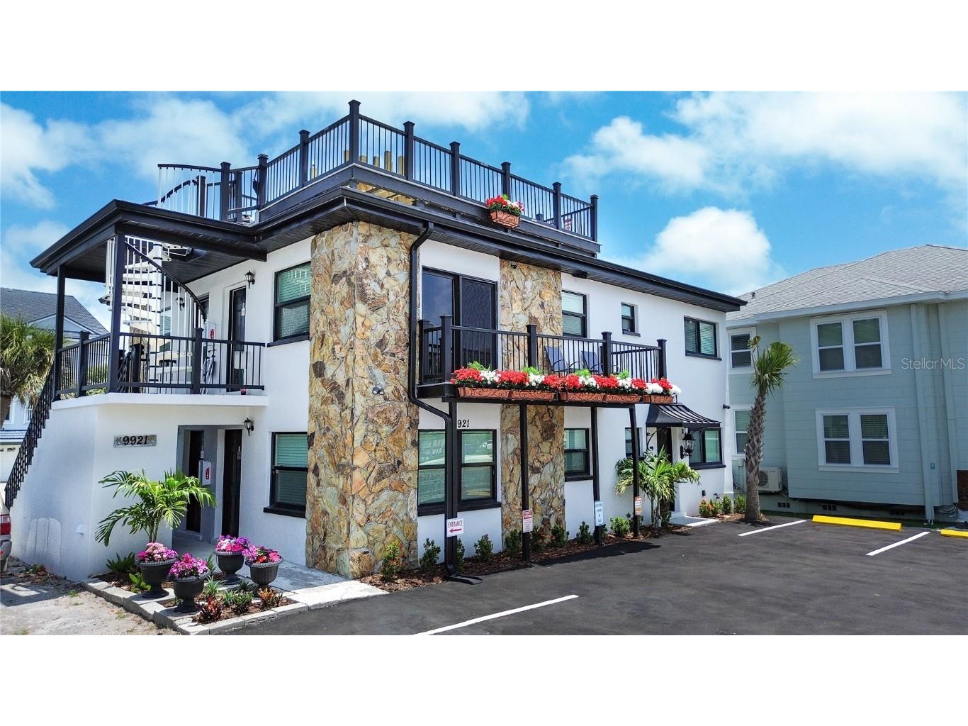 9921 Gulf Boulevard Treasure Island FL 33706 TB8368311 image1