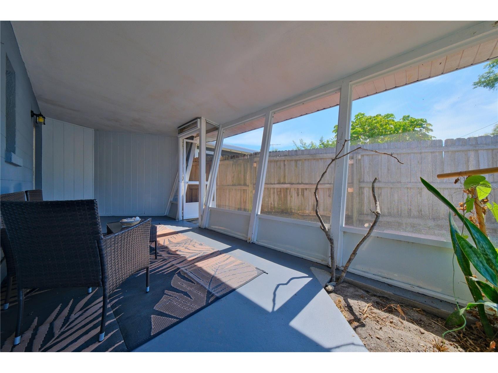 993 Gary Street #A & B Sarasota FL 34234 A4694443 image26