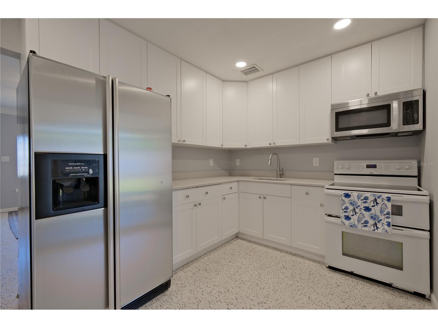 993 Gary Street #A & B Sarasota FL 34234 A4694443 image35