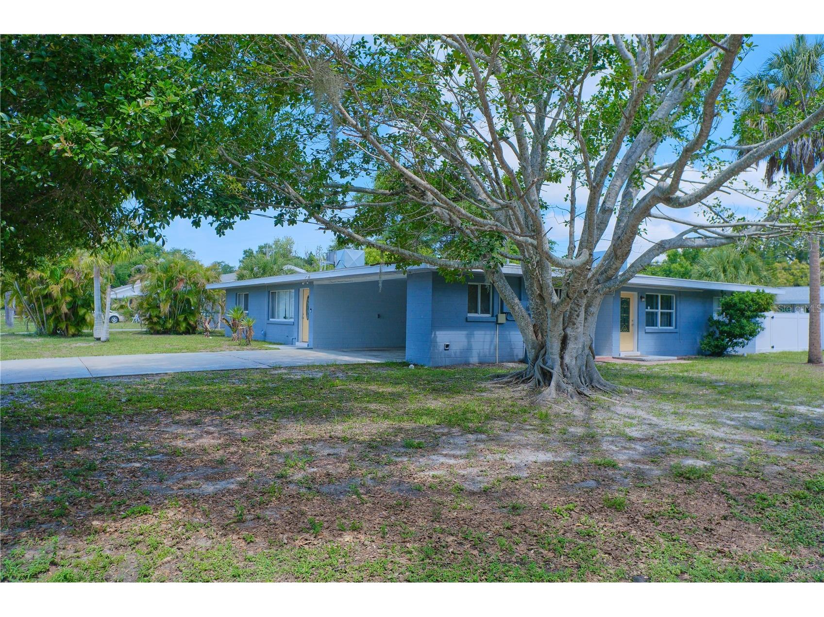 993 Gary Street #A & B Sarasota FL 34234 A4694443 image4