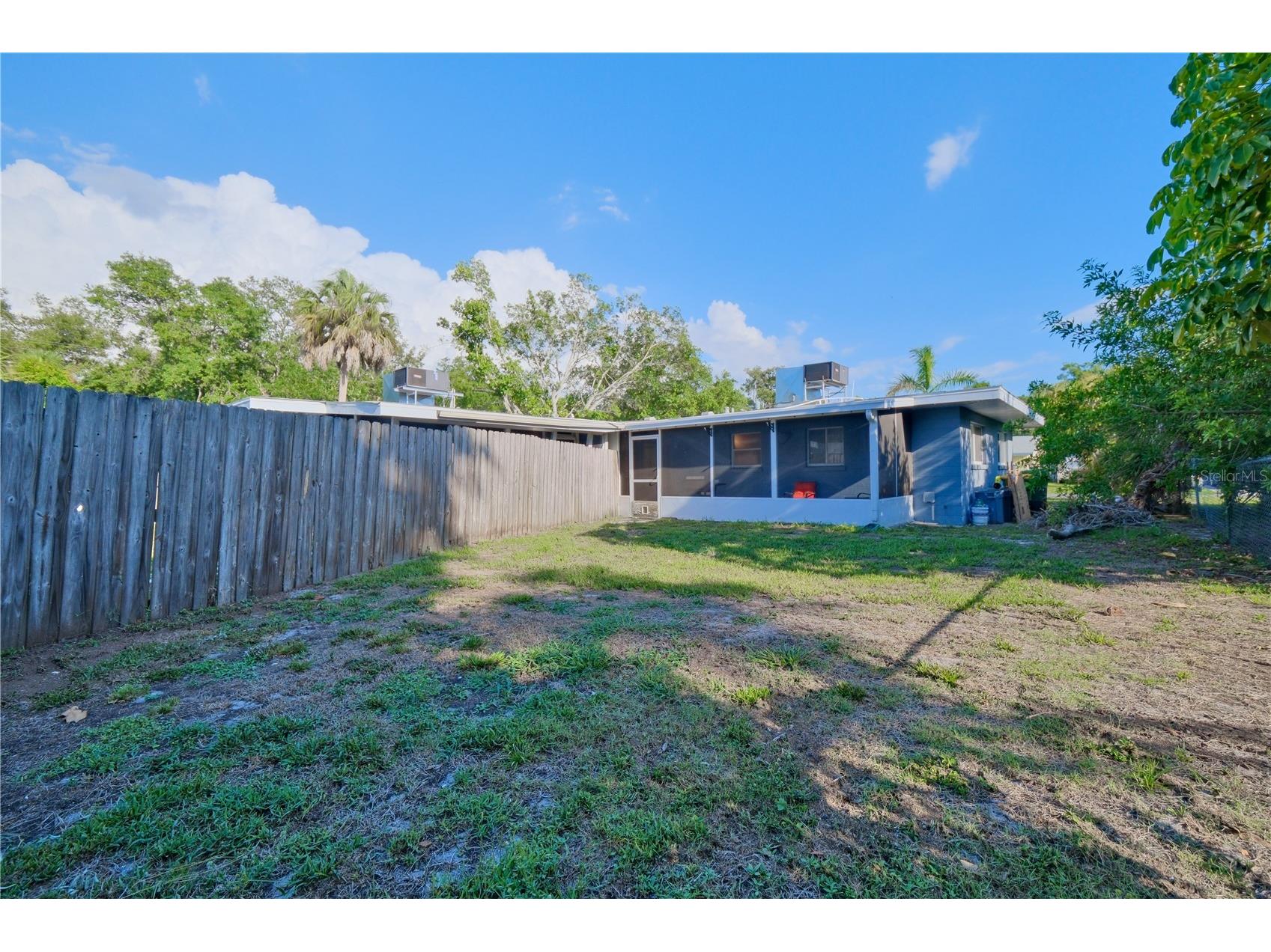 993 Gary Street #A & B Sarasota FL 34234 A4694443 image46