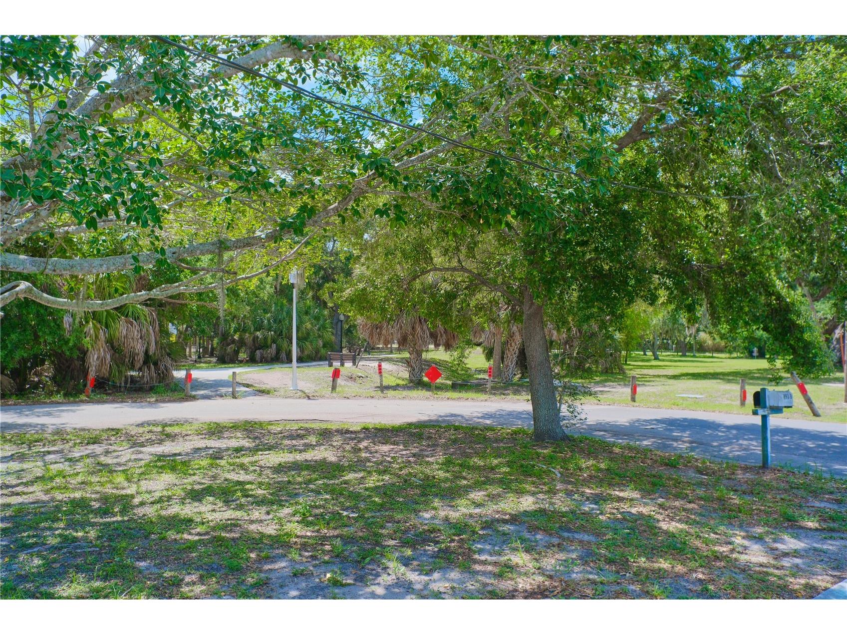 993 Gary Street #A & B Sarasota FL 34234 A4694443 image58